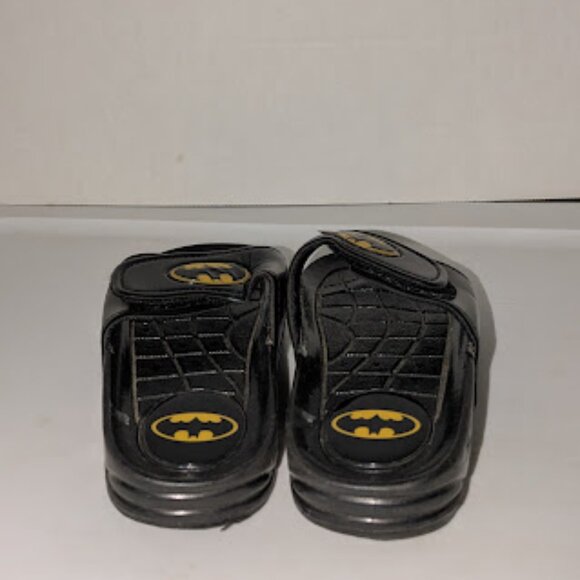 Batman Kids Slip on Sandals Size 2/4 New With Carry Bag Black and Yellow - Picture 3 of 12